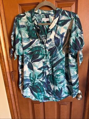 Women’s Westbound Leaf-Print Linen Blend Short Sleeve Blouse, size Medium
